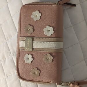 Jessica Simpson wallet